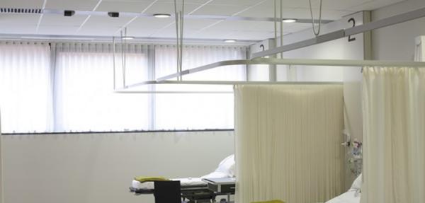 Hpital cherche des constructeurs de bloc et faux plafond antibactrien